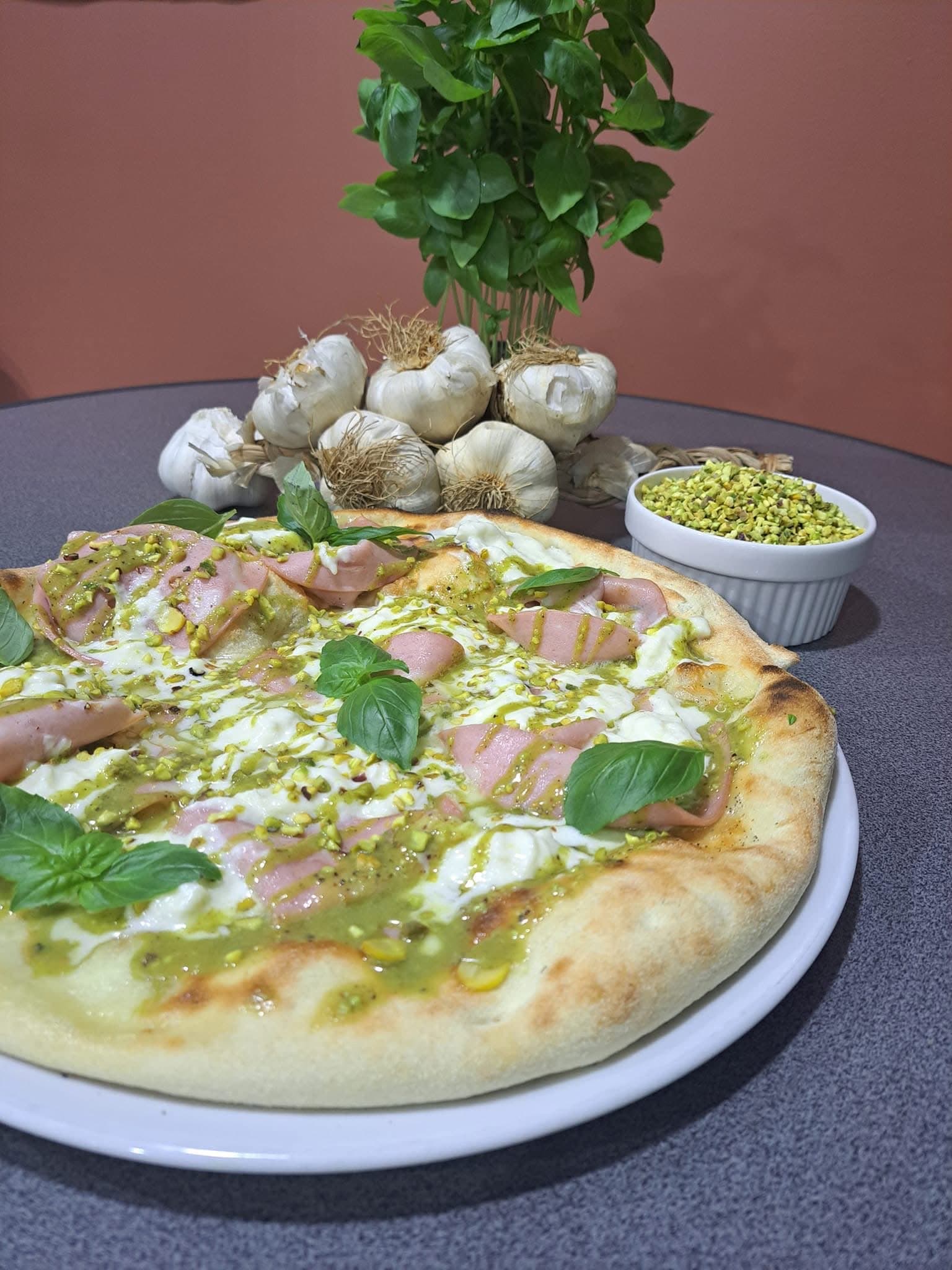 Pizza artisanale au feu de bois